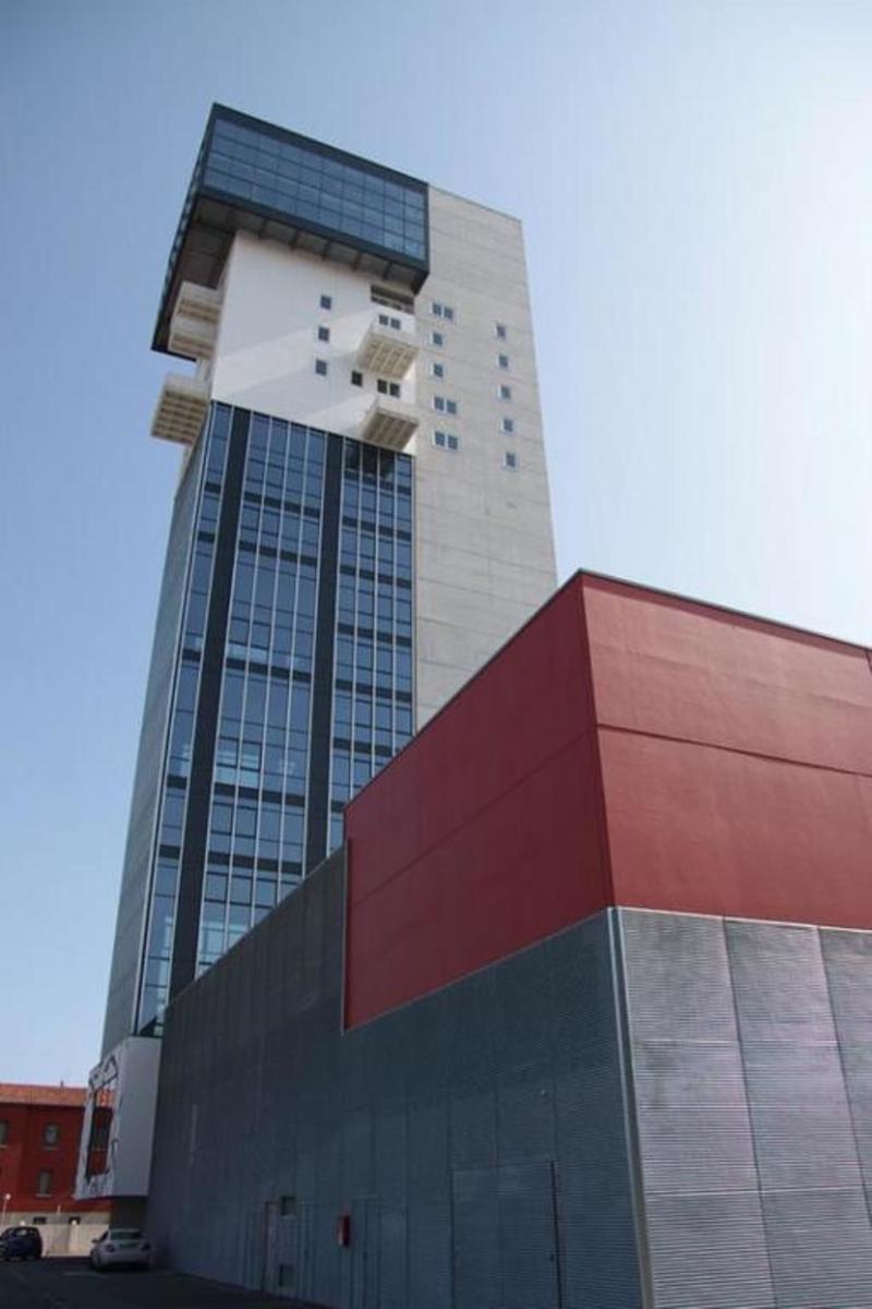 Sky Tower Suite Местре Экстерьер фото